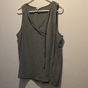 Women's Sleeveless Top in Gray